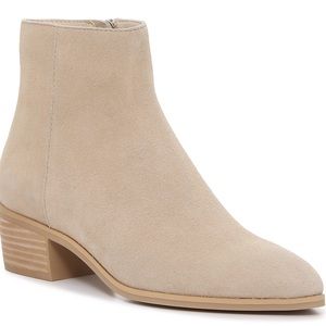 NIB Dolce Vita Avie Bootie - Dune suede - 9